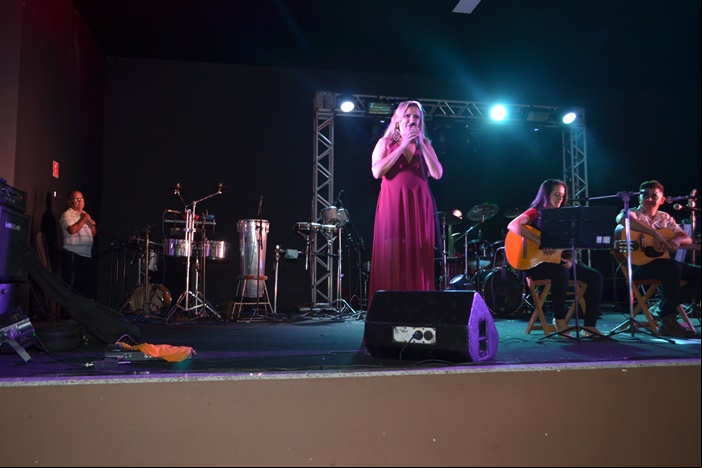 FESTA EM HOMENAGEM AOS PROFESSORES NO CLUBE SOCIAL DE BRUMADO