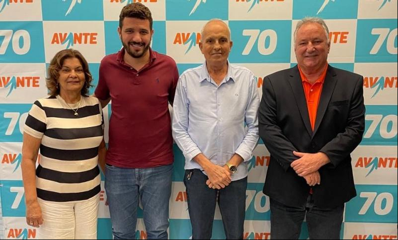Prefeito de Tanhaçu visita Salvador em busca de benéficos 