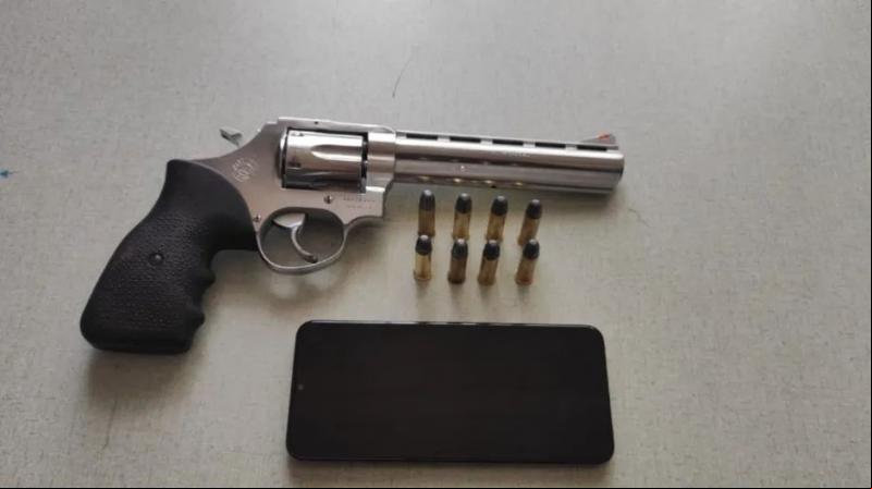 CIPE Sudoeste prende homem por porte ilegal de arma em Presidente Jânio Quadros