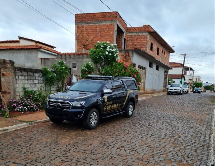  Contrabando de Cigarros: Vitória da Conquista e Rio do Antônio são alvos de operação da Polícia Federal