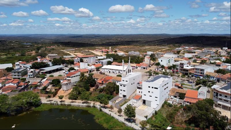 Apreensão, multa e taxa: Deixar animais soltos nas ruas de Aracatu pode custar caro para os proprietários