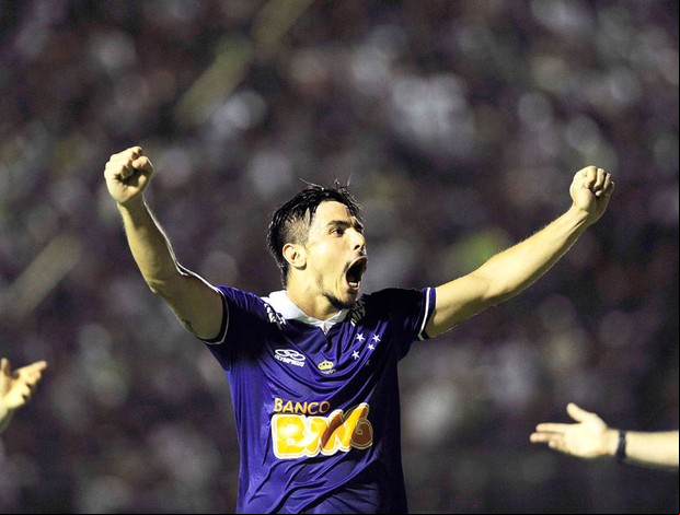 Tricampeão!!! Cruzeiro bate o Vitória e conquista o Brasileirão