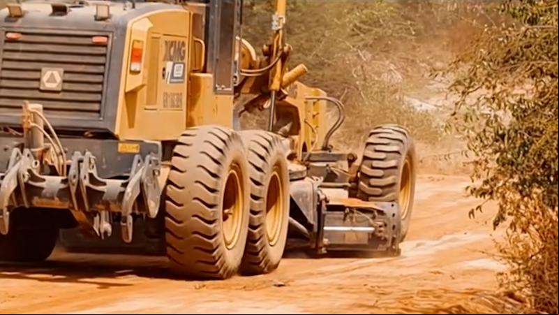 Prefeitura de Aracatu segue intensificando trabalhos de recuperação de estradas na zona rural
