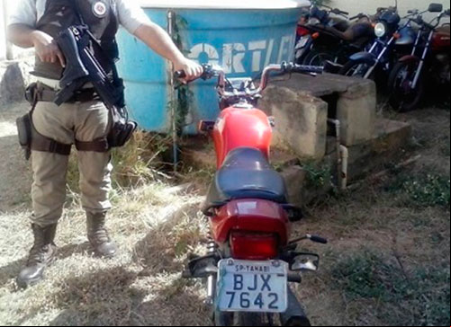 PM RECUPERA DUAS MOTOCICLETAS DURANTE BLITZ