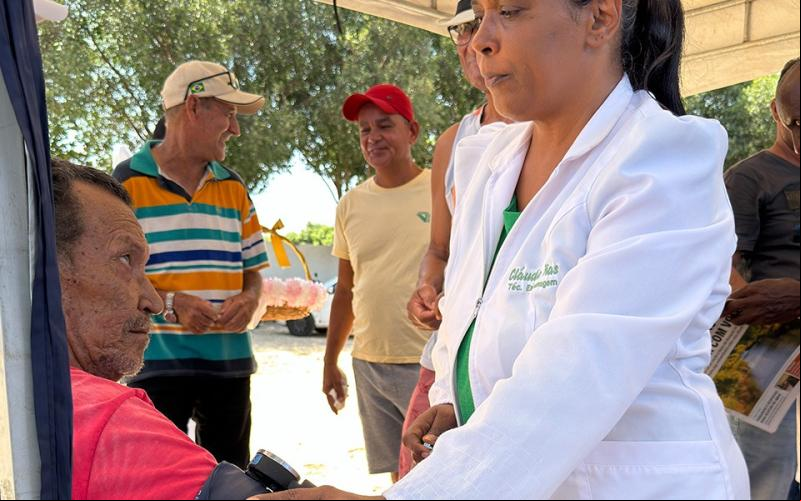 Brumado: Pax Nacional ofereceu assistência à saúde, velas e lanches a quem compareceu no Cemitério Jardim Santa Inês no Dia de Finados