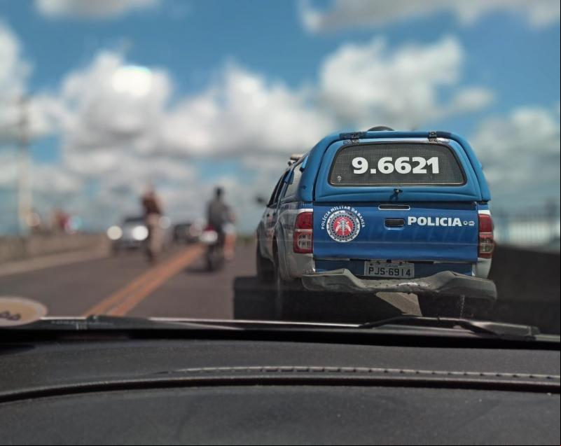 Policiais militares evitam suicídio de jovem em Feira de Santana