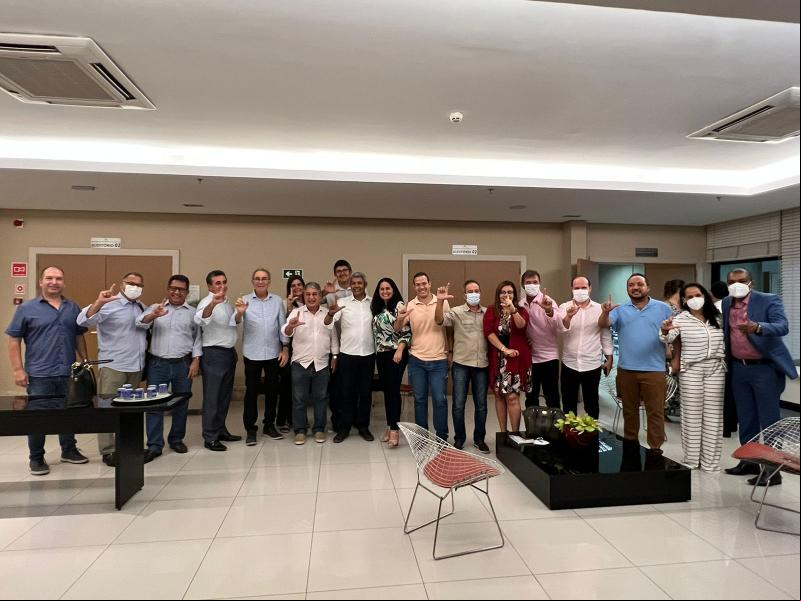 Jerônimo recebe apoio de prefeitos e presidentes de consórcios: 