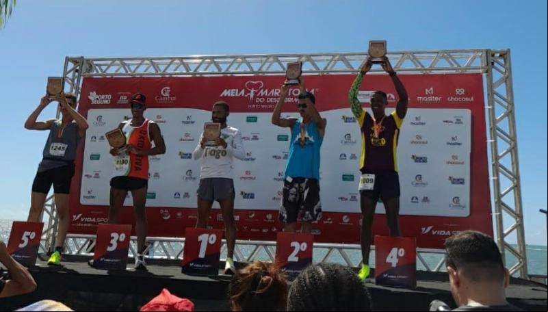 Brumadense conquista pódio na 6ª Meia Maratona do Descobrimento em Porto Seguro