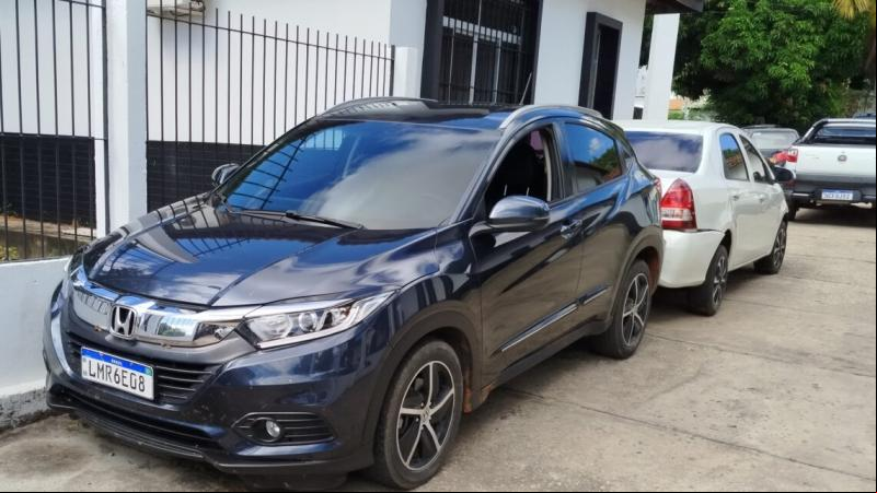 Polícia Militar apreende veículo com restrição de roubo/furto em Jânio Quadros