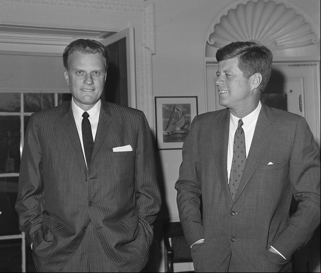 Morre o evangelista americano Billy Graham aos 99 anos