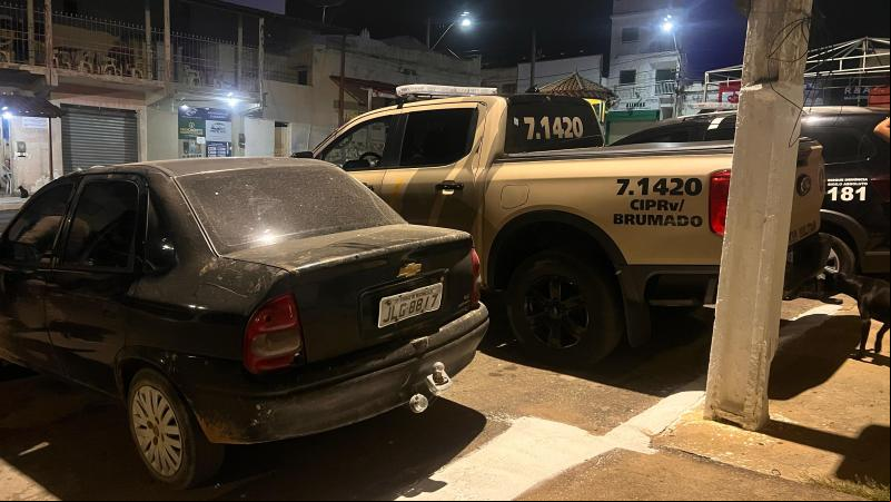 CIPRv/BRUMADO apreende veículo com restrição de furto