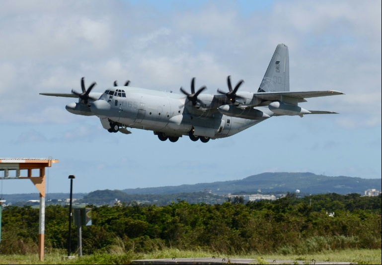 Cinco desaparecidos após colisão de aviões militares americanos sobre o Japão