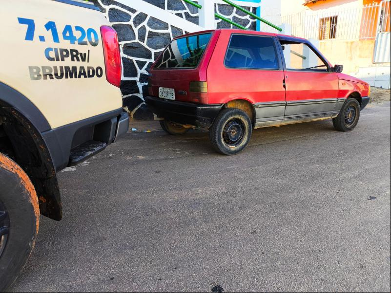 CIPRv/BRUMADO apreende veículo com restrição de roubo