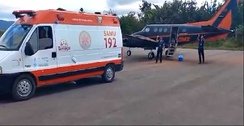 Prefeitura de Tanhaçu realiza transferência aérea de criança cardiopata para o Hospital de Salvador