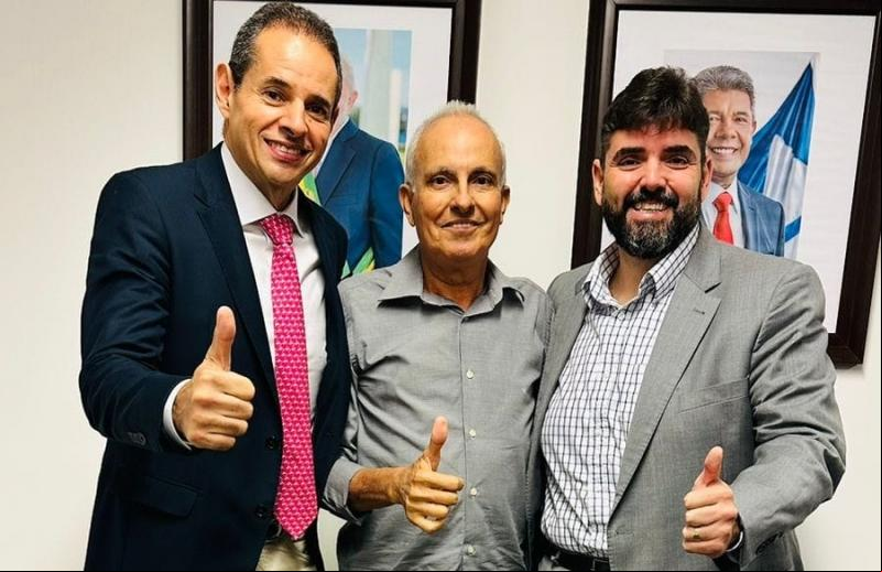 Prefeito de Tanhaçu cumpre agenda em Salvador para tratar de benefícios para o município