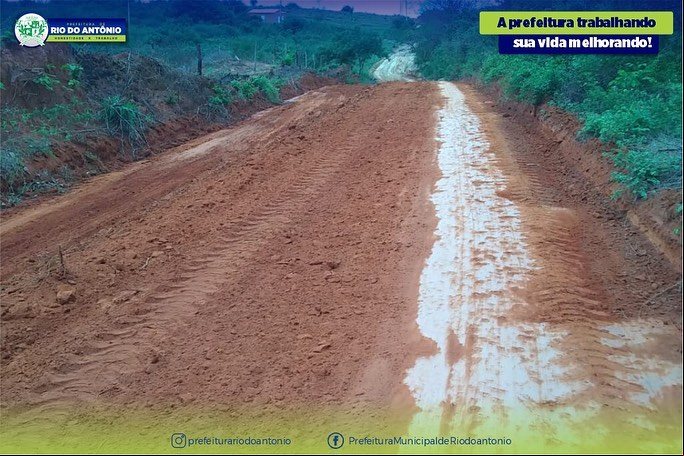 Prefeitura de Rio do Antônio segue patrolando as estradas vicinais