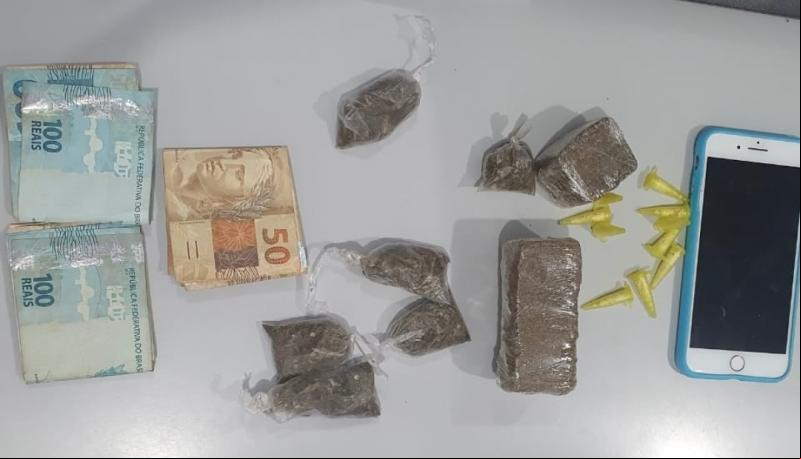 Acusado de tráfico de drogas é preso pela Polícia Militar em Paramirim 