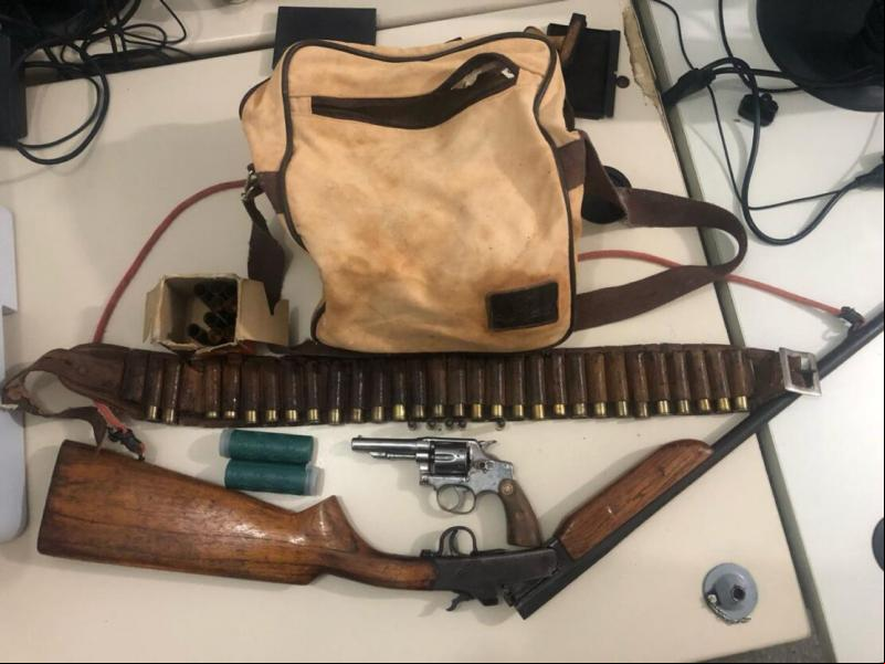 Homem é preso por posse ilegal de arma de fogo após ameaçar a cunhada em Caculé