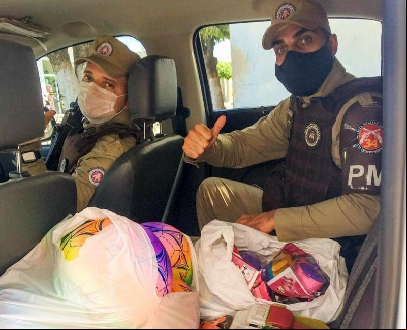 Malhada de Pedras: Policiais da 34ª CIPM entregaram presentes em comemoração ao Dia da Crianças 