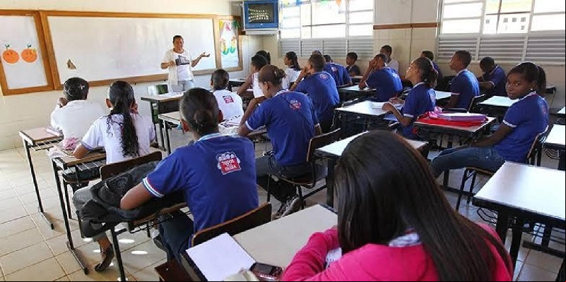 Ainda este mês as aulas 100% presenciais na rede estadual de ensino da Bahia serão retomadas; diz Rui Costa